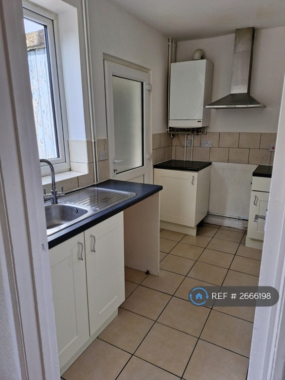 3 bedroom house in Merrivale Road, Stafford, ST17 (3 bed) (#2666198)