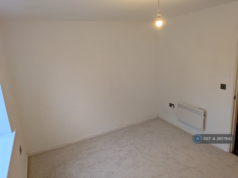 1 bedroom flat in Riverside House, Sheffield, S2 (1 bed) (#2657842)