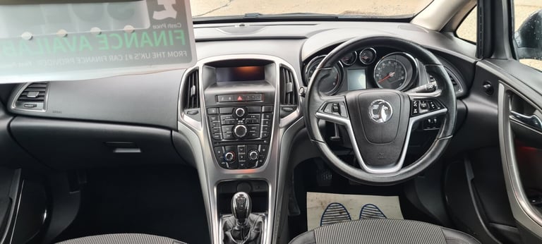 2011 Vauxhall Astra 1.6i 16V SE 5dr ESTATE Petrol Manual