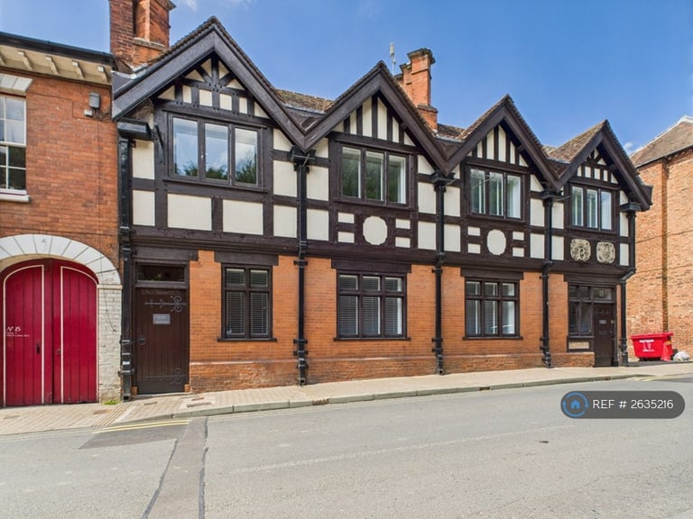 1 bedroom flat in The Southend, Ledbury, HR8 (1 bed) (#2635216)