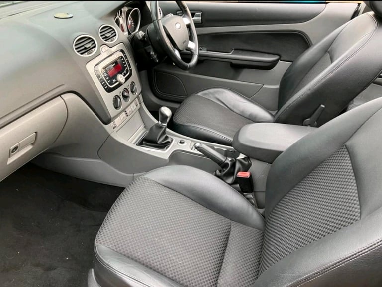 Ford Focus Cabriolet!1 year MOT 05.2026. - Image 6