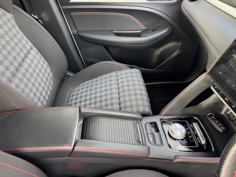 2022 72 MG MG ZS 72.6KWH SE LONG RANGE SUV 5DR ELECTRIC AUTO (156 PS)