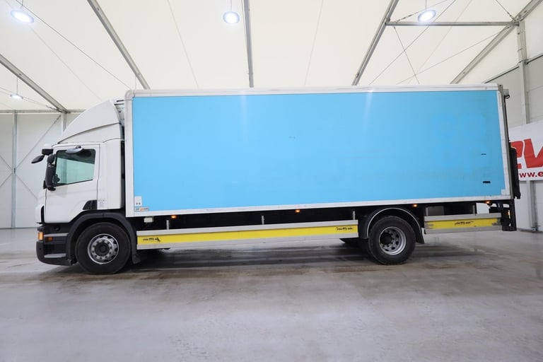 2016 (16 PLATE) Scania P250 4x2 Euro 6 Refrigerated