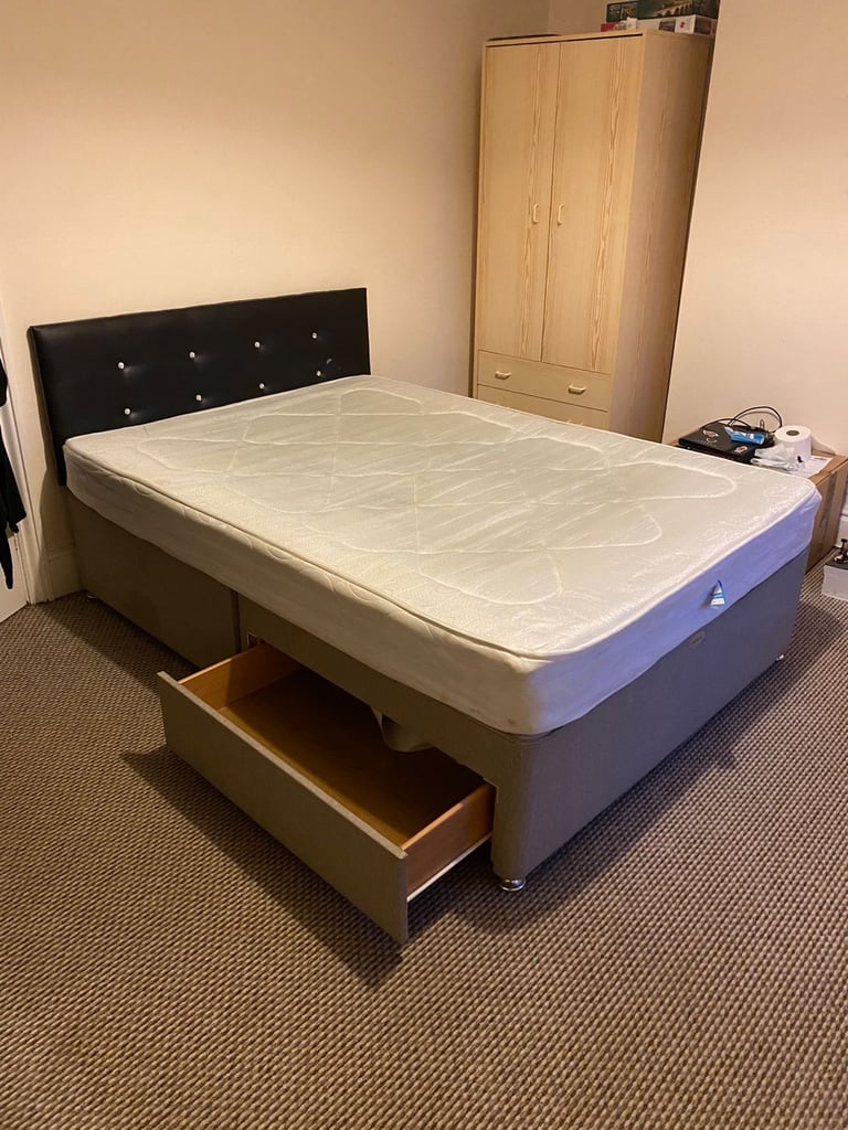 Double storage bed with mattress for £125(we can deliver)