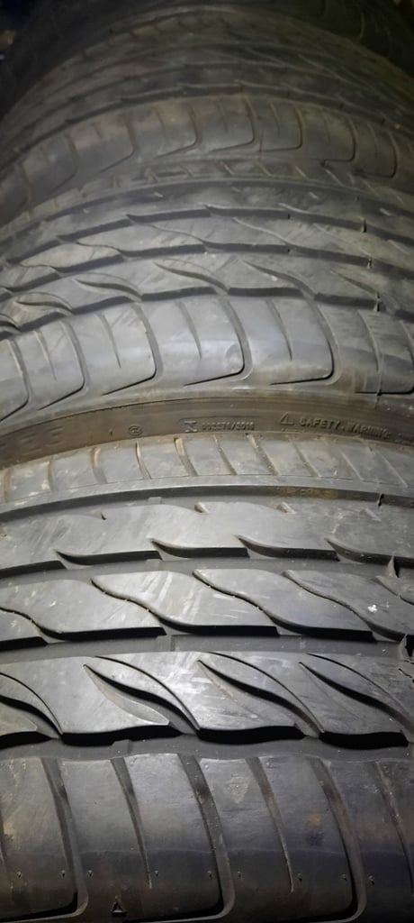 205 40 17  x 4 tyres like new 