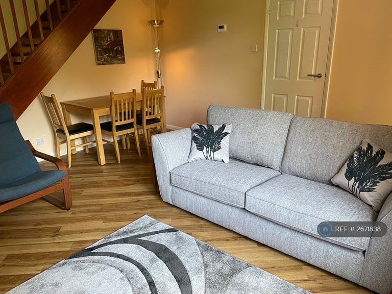 2 bedroom house in Clayhanger, Guildford, GU4 (2 bed) (#2671838)