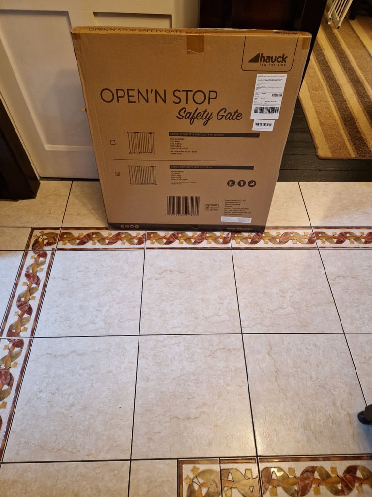 Brand  New  Hauck  Pressure  Fit  Baby  Gate. 