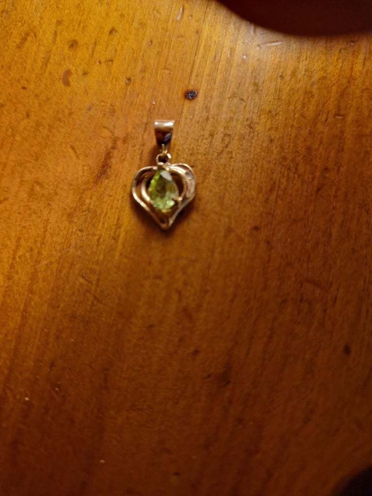 image for 9ct Gold Peridot and Small Diamond Pendant Hallmarked Very Good Condition