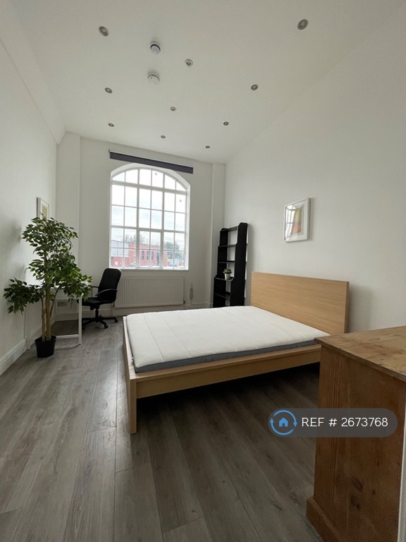 1 bedroom flat in Power House, London, W3 (1 bed) (#2673768)