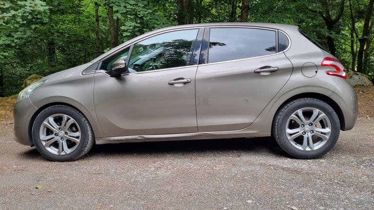 2014 Peugeot 208 1.4 HDi Allure 5dr HATCHBACK Diesel Manual