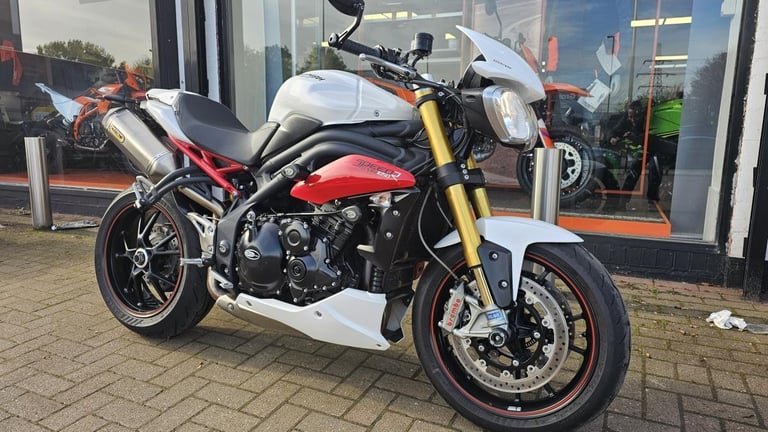 TRIUMPH SPEED TRIPLE R