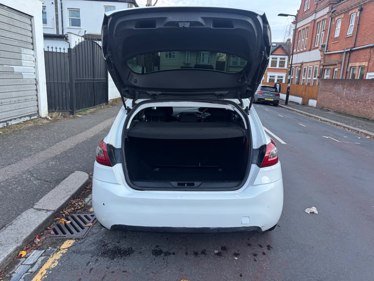 Peugeot, 308, Hatchback, 2019, Manual, 1560 (cc), 5 doors