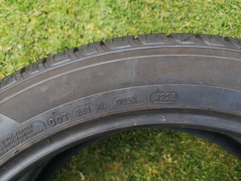image for Michelin latitude sport tour HP JLR M+S 265/45/21 104 T 4X4 Tyers