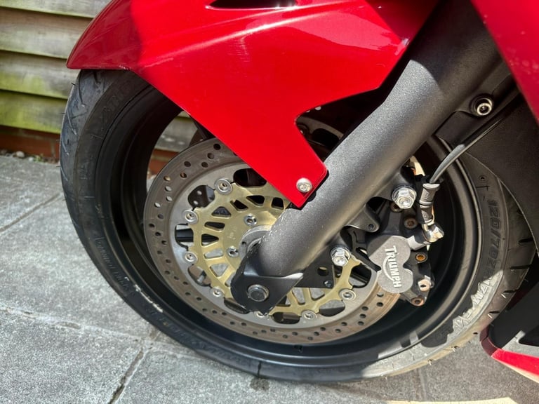 2007 / 07 Triumph Sprint 1050 £1900 Red 42803 miles.