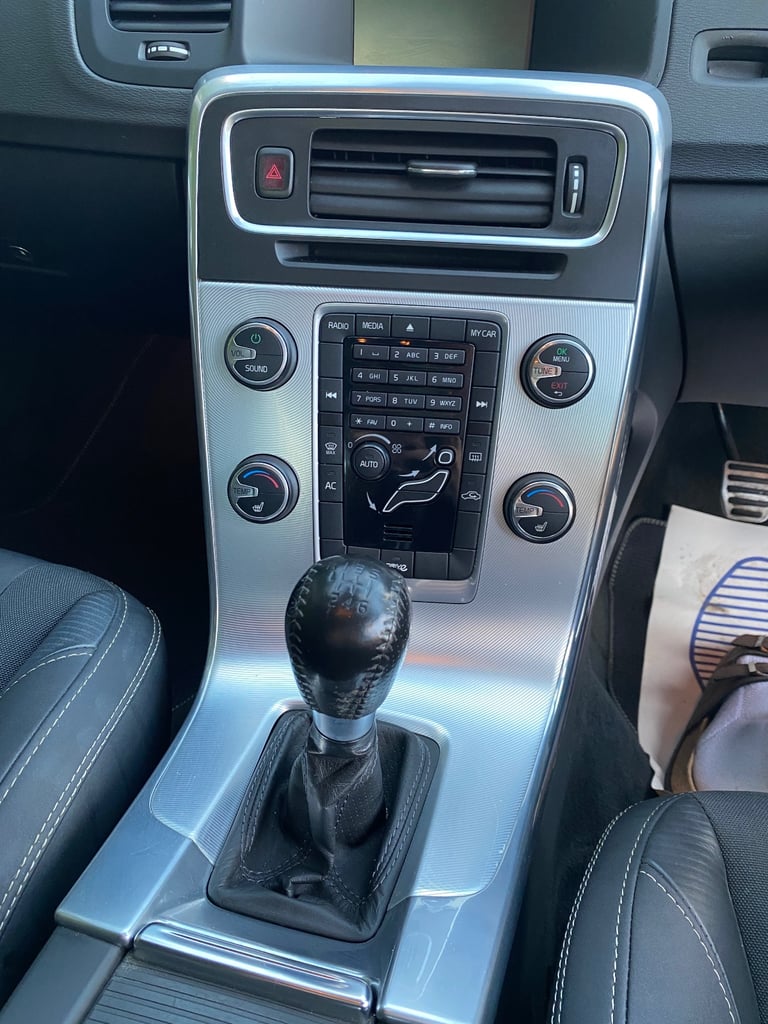 Volvo, S60, Saloon, 2012, Manual, 1560 (cc), 4 doors