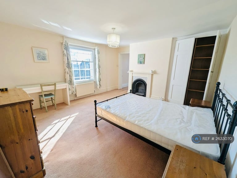 1 bedroom flat in The Headlands, Downton, Salisbury, SP5 (1 bed) (#2633070)