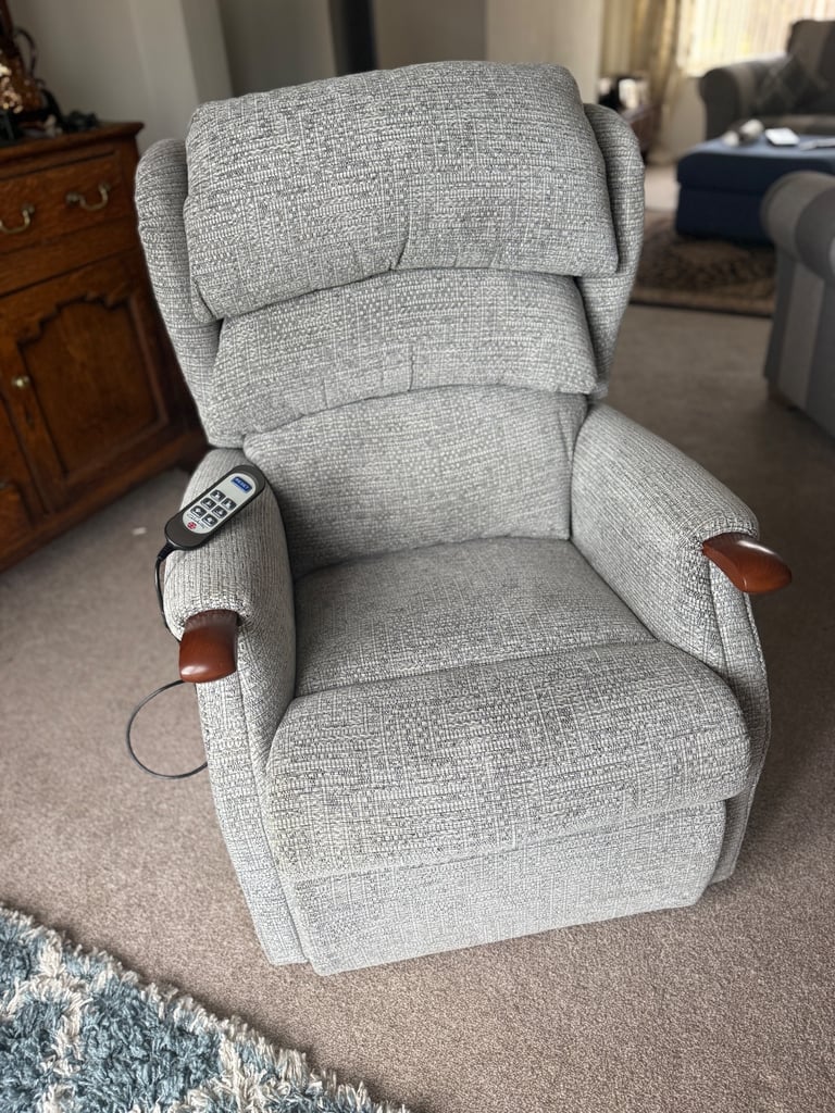 Riser recliner Westbury Petite Cloud Zero