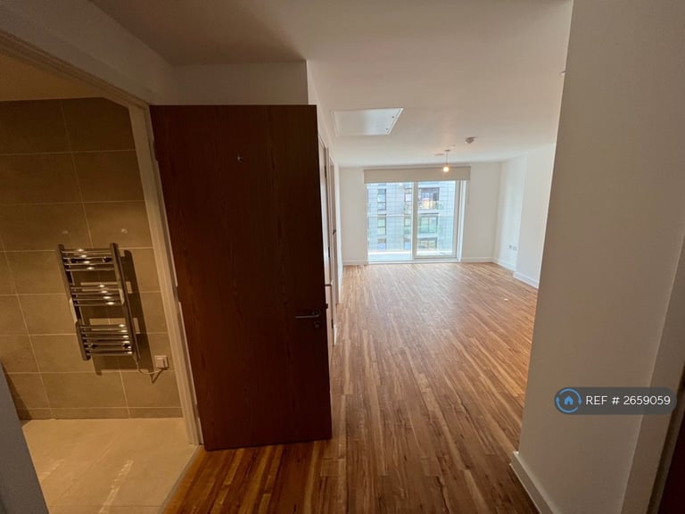 1 bedroom flat in Pomona Strand, Old Trafford, Manchester, M16 (1 bed) (#2659059)