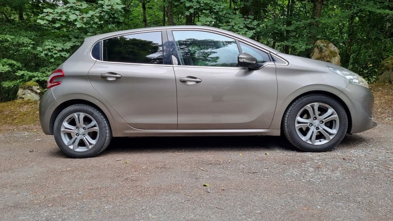 2014 Peugeot 208 1.4 HDi Allure 5dr HATCHBACK Diesel Manual