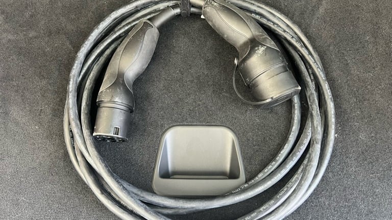 2021 Volvo XC40 Recharge R-Design, T5 plug-in hybrid (Power Tailgate, Sensus Navigation) Estate P...