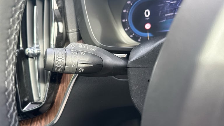 2022 Volvo XC60 2.0 B5P Ultimate Dark 5dr AWD Geartronic Petrol Estate Estate Petrol Automatic