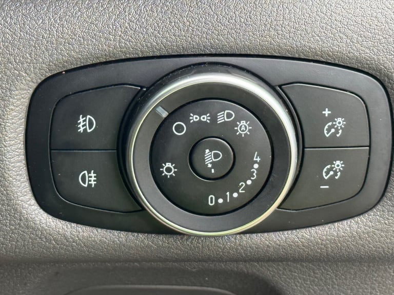 2022 Ford Transit Custom Ford Transit Custom 2.0 320 Limited  Crew Cab  Low