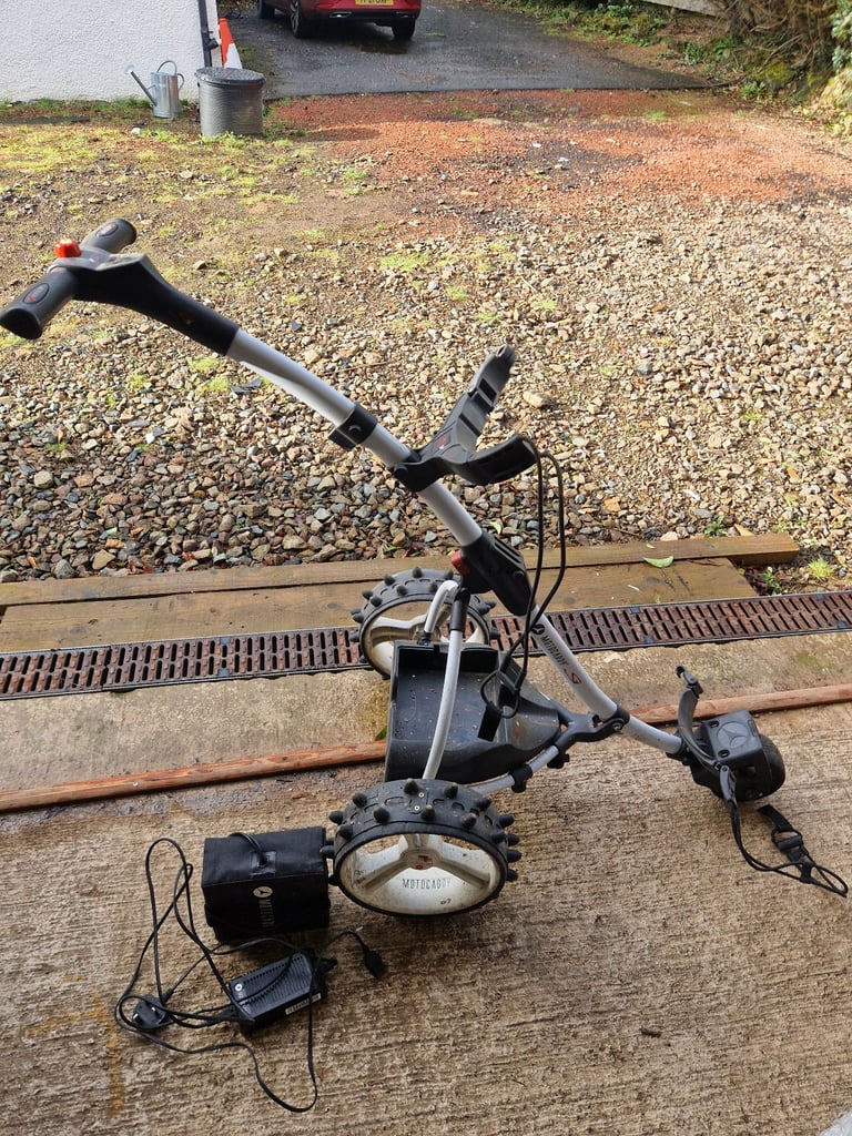 image for Motocaddy S1 golf trolley