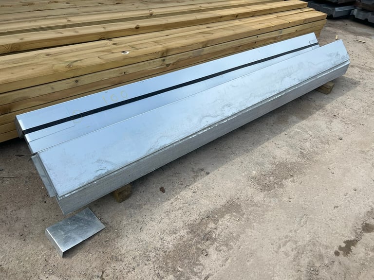 8FT - GALVANISED ROOF RIDGES / FLASHING / CAPPING - NEW