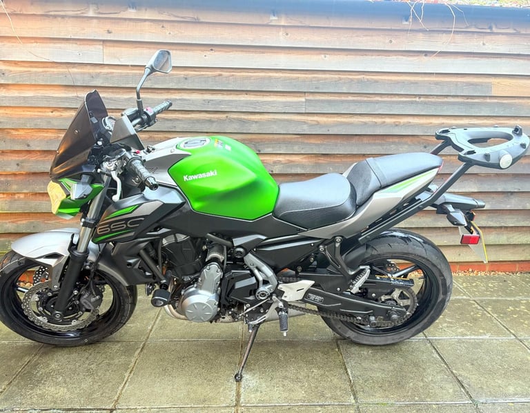 2019 / 69 Kawasaki Z650ABS £4500 Green 3291 miles. 