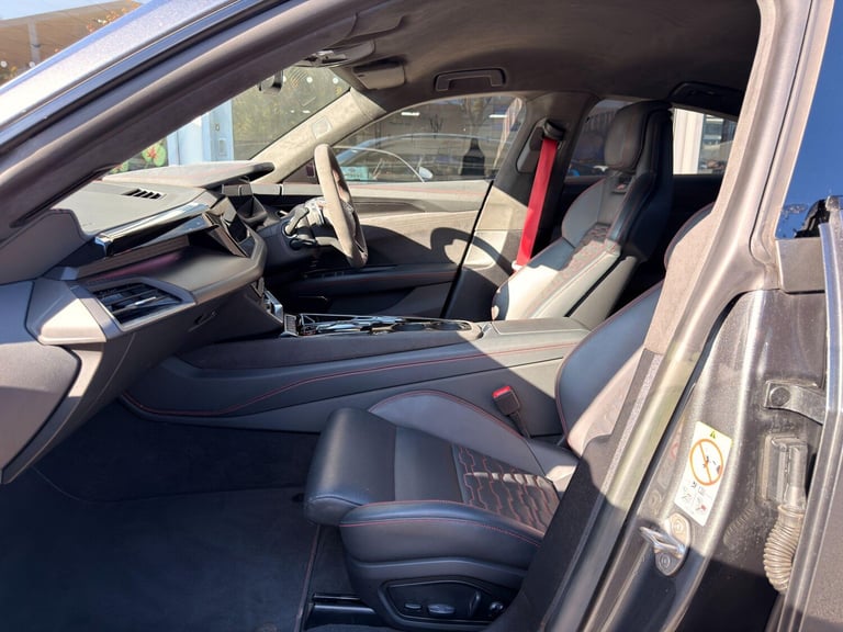 2023 Audi RS e-tron GT 93.4kWh Carbon Vorsprung Saloon 4dr Electric Auto quattro (598 ps) COUPE E...