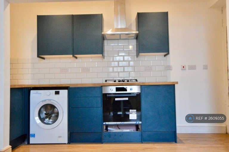 2 bedroom flat in Oxford Road, Reading, RG1 (2 bed) (#2609355)