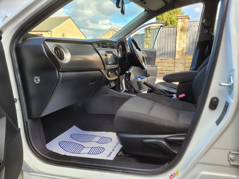 2015(64)TOYOTA AURIS 1.4 D4-D ICON 177K 12 MONTH'S MOT*£20/TAX*6SPEED*90BHP*FACELIFT MODEL*