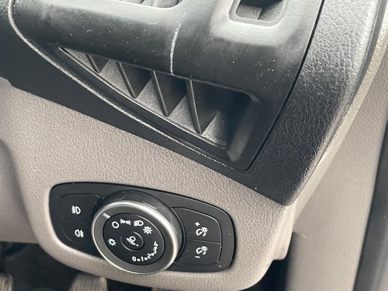 2022 Ford Transit Connect 1.5 250 EcoBlue Limited L2 Euro 6 (s/s) 5dr PANEL VAN Diesel Manual