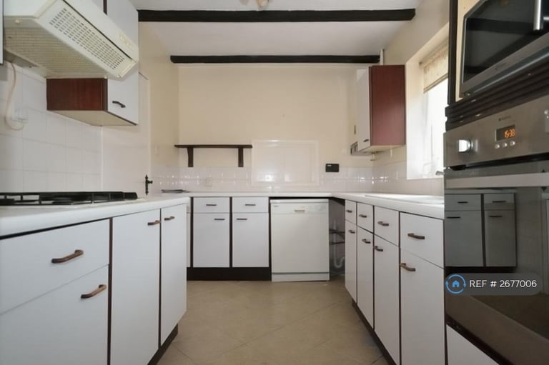 3 bedroom house in Hartsbourne Road, Earley, Reading, RG6 (3 bed) (#2677006)