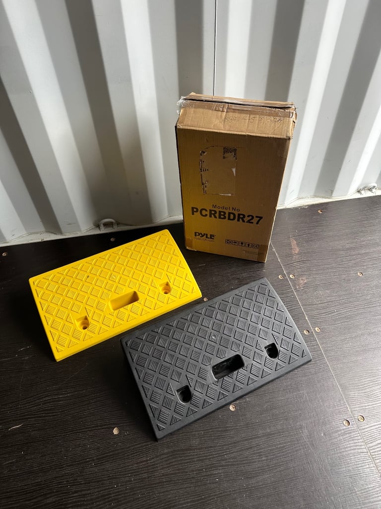 Pyle Portable Lightweight Plastic Curb Ramp 2 Pieces 3000kg Load Each Heavy Duty