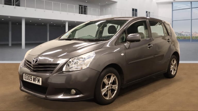 Toyota verso automatic 1.8 petrol 7 seaters ulezfree