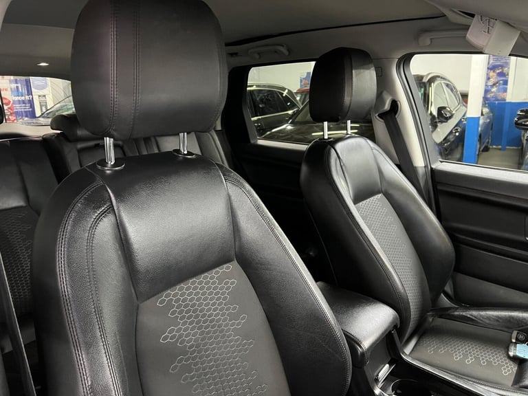 2017 Land Rover Discovery Sport 2.0 TD4 SE Tech SUV 5dr Diesel Auto 4WD Euro 6 (s/s) (180 ps) EST...