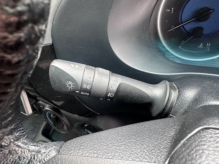 2020 Toyota Hilux D-4D Icon Pickup Diesel Manual