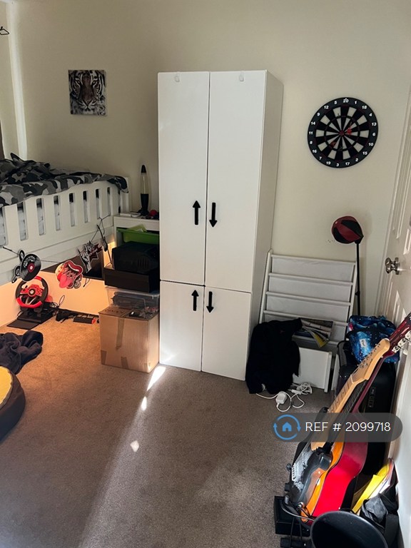 3 bedroom house in Keats Close, Newport Pagnell, MK16 (3 bed) (#2099718)