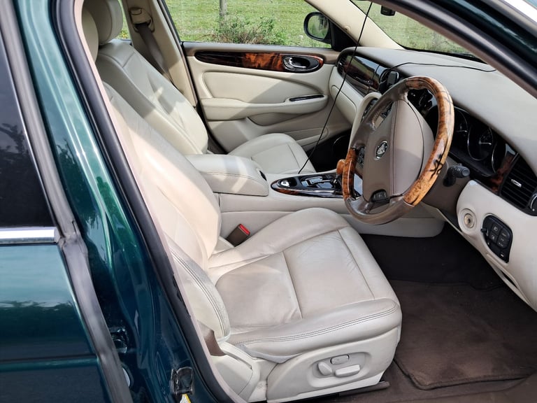 Jaguar XJ 350 SE 3.0 Petrol V6, Metallic Jaguar Racing Green, Full year no advisory MoT