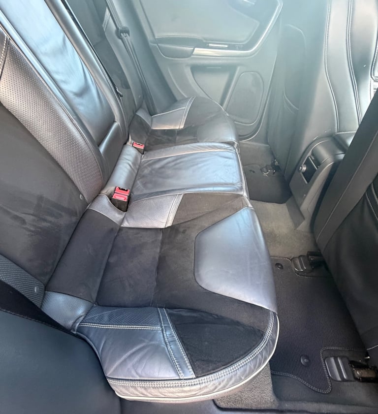 Volvo S60 R - Design Lux Nav D4