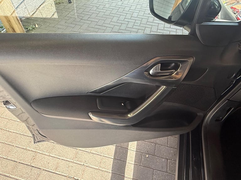 PEUGEOT 2008 1.6 BlueHDi Allure 2016