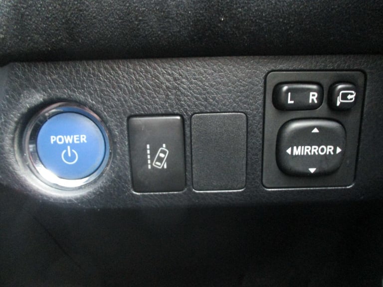  Toyota RAV4 2.5 VVT-h Design SUV 5dr Petrol Hybrid CVT Euro 6 (s/s) (197 ps) Petrol/Electric Hyb...