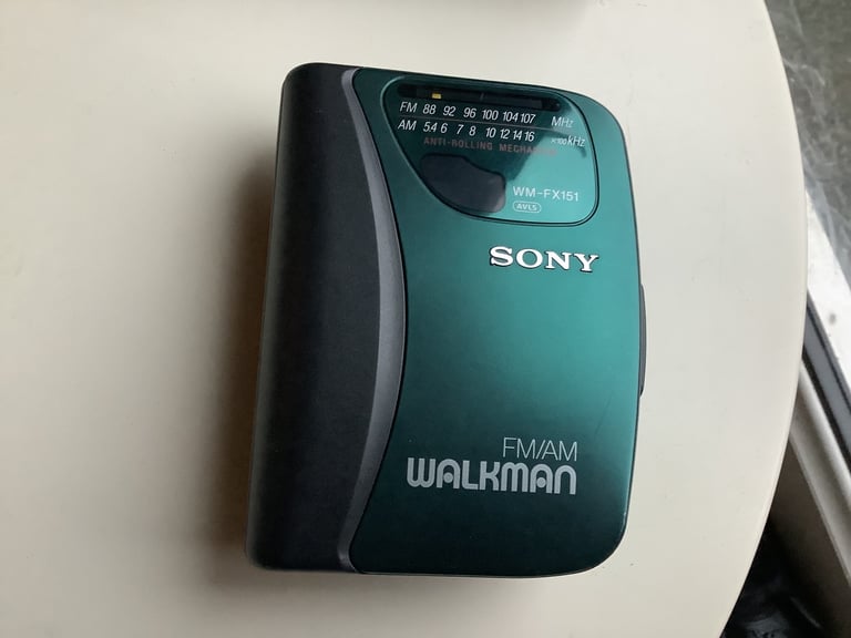 SONY WALKMAN am/fm cassette player