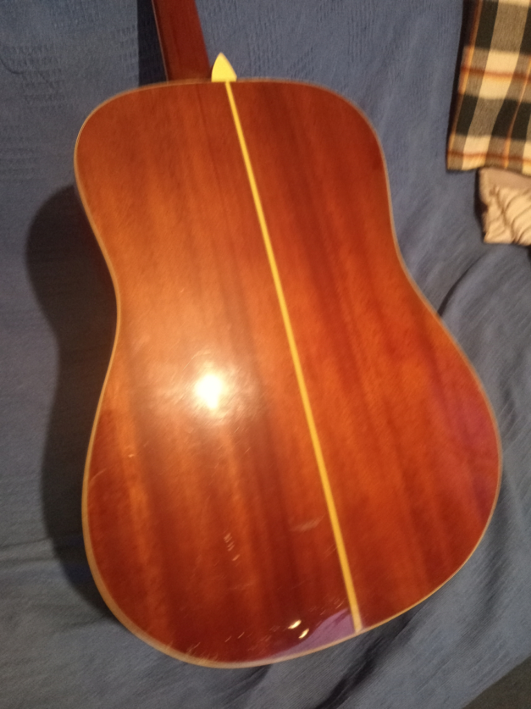 Acoustic guitar. Good condition