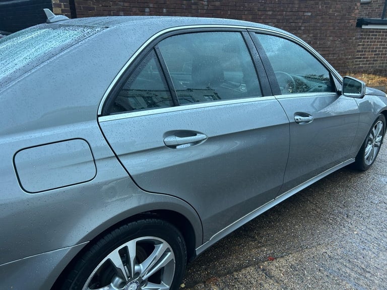2013 Mercedes-Benz E Class E300 BlueTEC Hybrid SE 4dr 7G-Tronic SALOON DIESEL/ELECTRIC Automatic