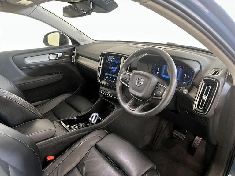 2023 Volvo XC40 2.0 B4 MHEV Ultimate DCT Auto Euro 6 (s/s) 5dr Automatic SUV Hybrid Automatic