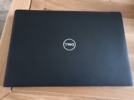 Lovely dell laptop,touchscreen and a back-lit keyboard, i5,8gb,256ssd,Windows 11