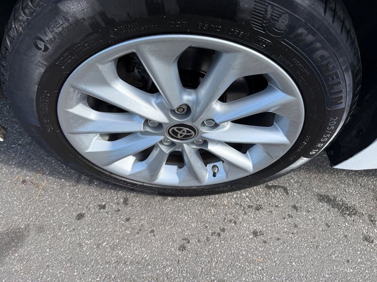 2020 Toyota Corolla 1.8 VVT-i Hybrid Icon Tech 4dr CVT SALOON Petrol/Electric Hybrid Automatic