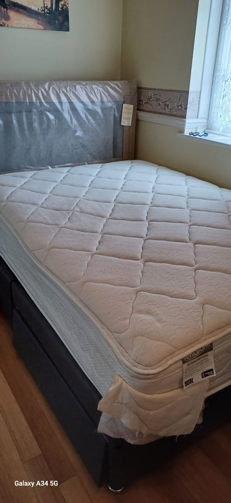image for Double Bed 4.6 as new complete BED 